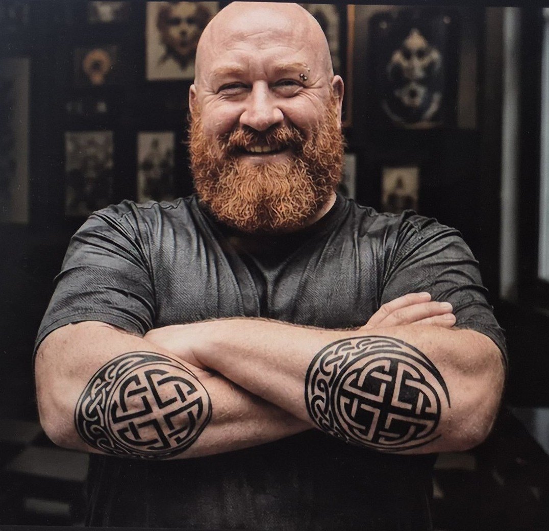 Body Canvas tattoo artist in the studio